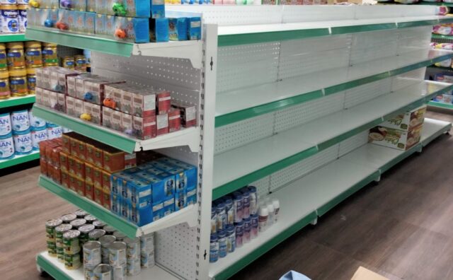 Kệ đôi lưng đục lỗ tại Cần Thơ