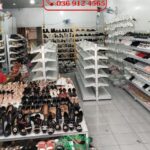 Kệ trưng bày giày dép tại TPHCM