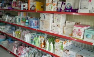 Kệ cửa hàng Mẹ và Bé tại TPHCM
