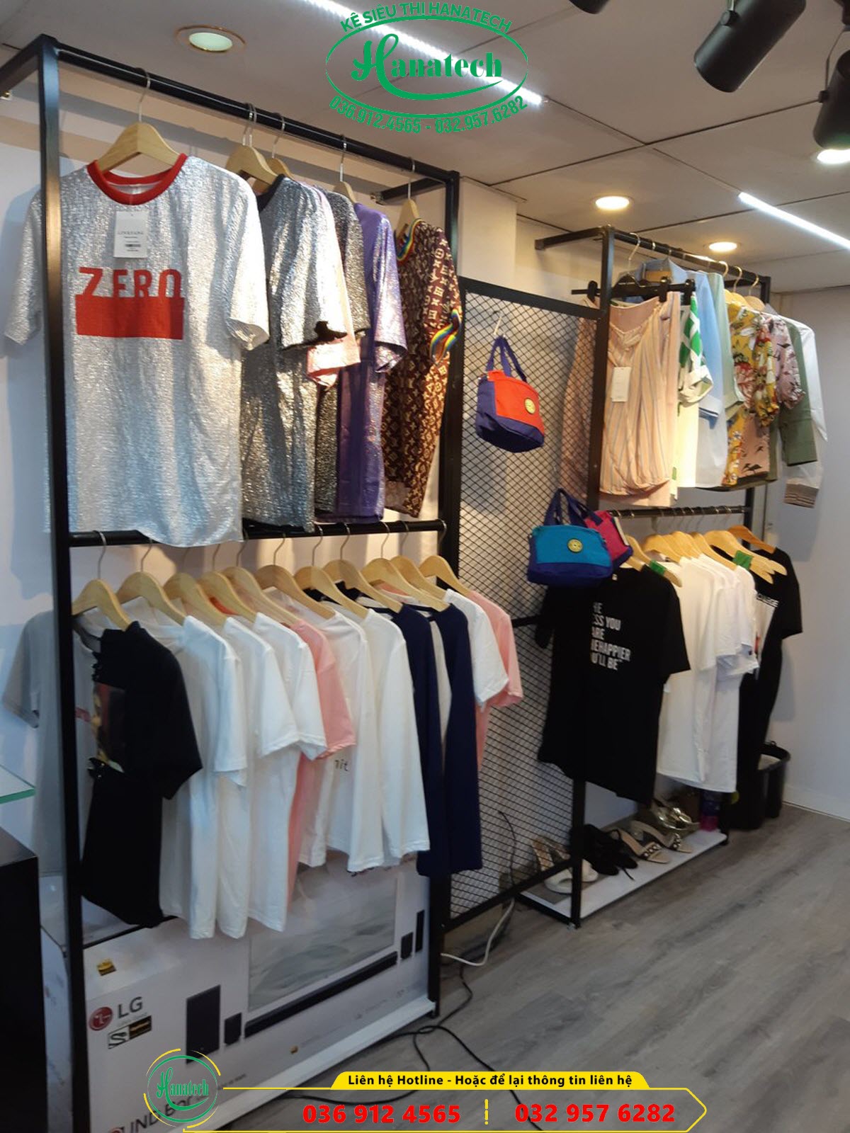 Giá kệ trưng bày cho cửa hàng shop thời trang tại Bình Phước