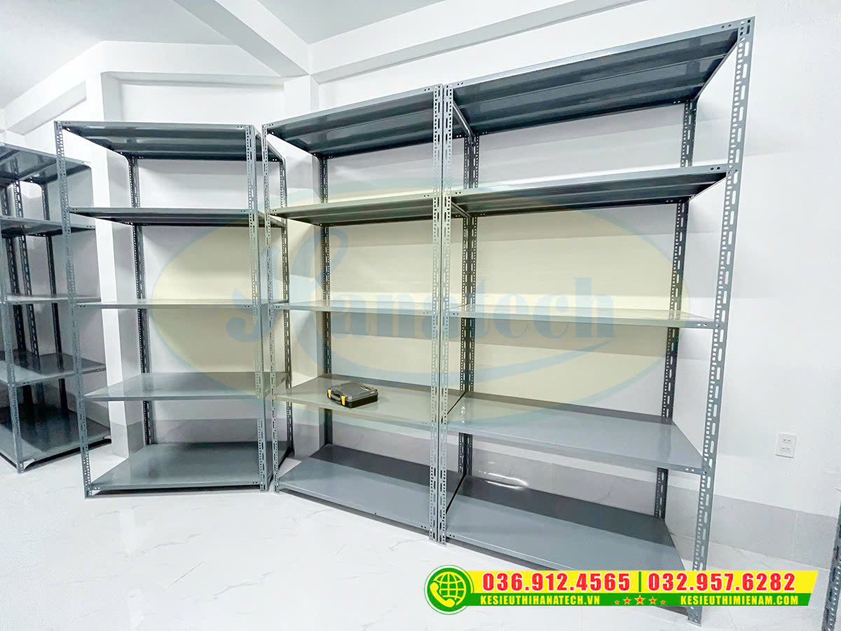 Kệ tạp hóa tại Tây Ninh