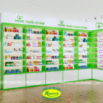 Giá kệ trưng bày cửa hàng quầy hiệu thuốc tây tại Lâm Đồng
