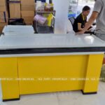 Mẫu bàn quầy thu ngân tính tiền siêu thị tạp hóa tại An Giang