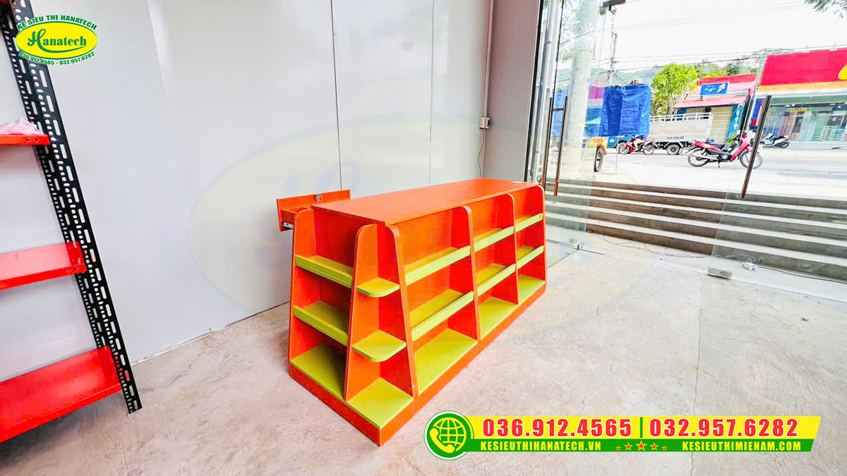 Kệ bách hoá tại Long Thành